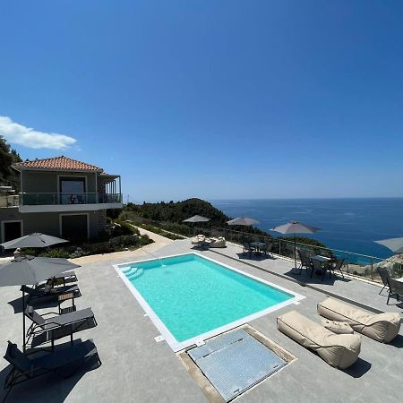 Melikiron Luxury Apartments Ayios Nikitas Bagian luar foto
