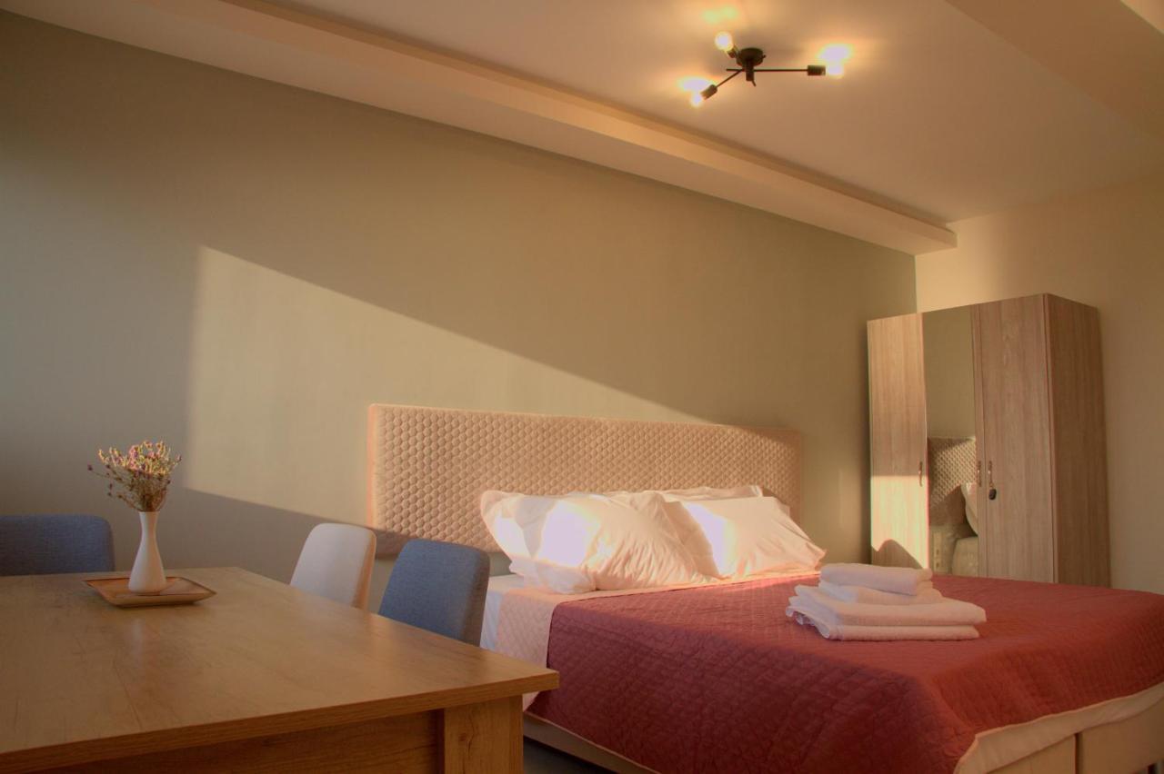 Melikiron Luxury Apartments Ayios Nikitas Bagian luar foto