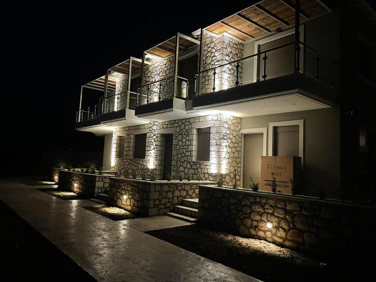 Melikiron Luxury Apartments Ayios Nikitas Bagian luar foto