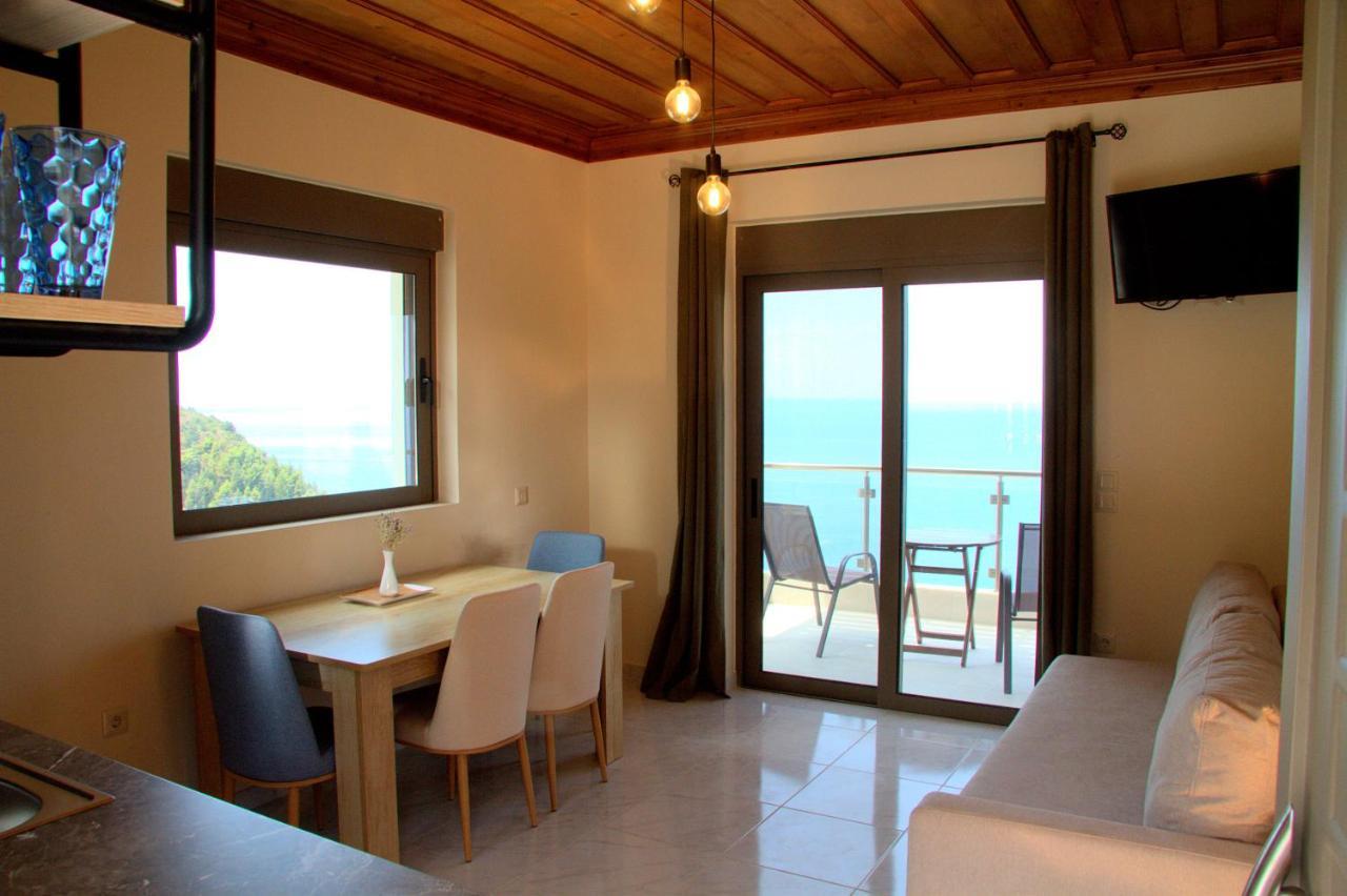 Melikiron Luxury Apartments Ayios Nikitas Bagian luar foto