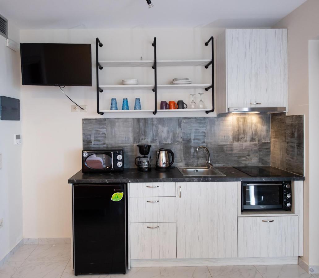 Melikiron Luxury Apartments Ayios Nikitas Bagian luar foto