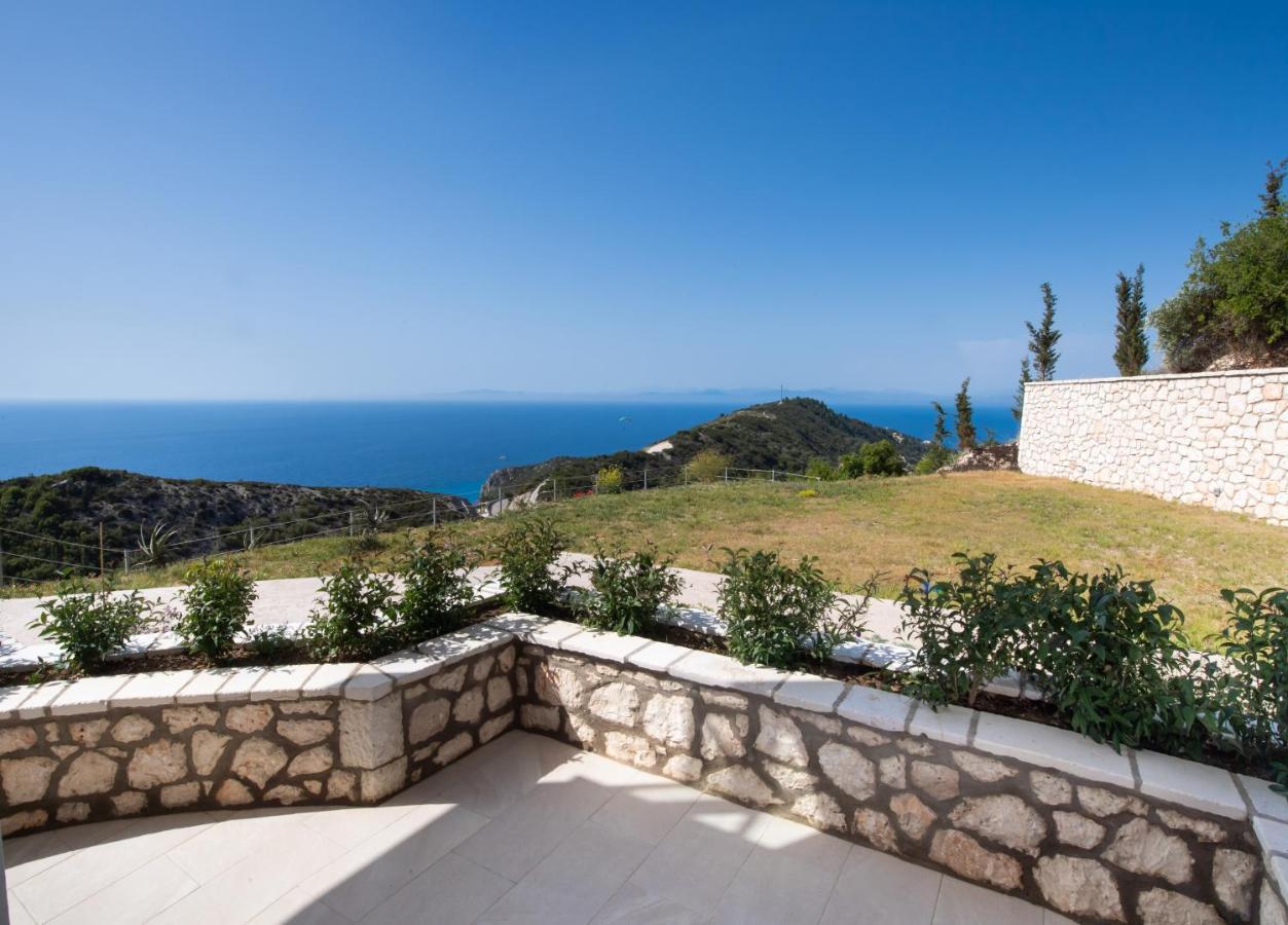 Melikiron Luxury Apartments Ayios Nikitas Bagian luar foto
