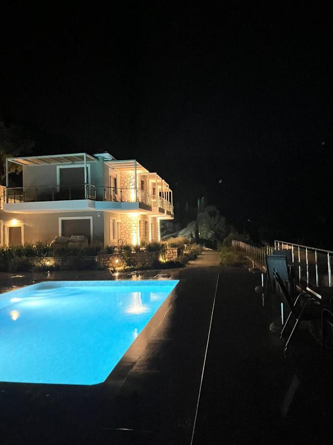 Melikiron Luxury Apartments Ayios Nikitas Bagian luar foto